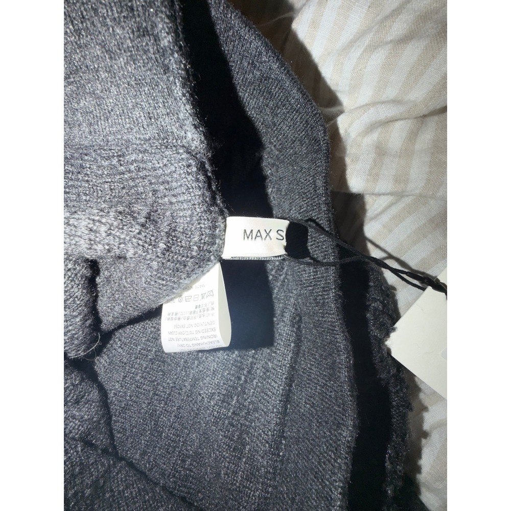 Max Simple NWT SIZE Large - Picture 10 of 14